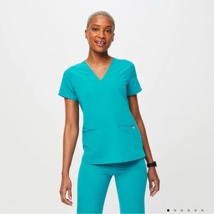 FIGS Teal Scrub Casma Top- size Small